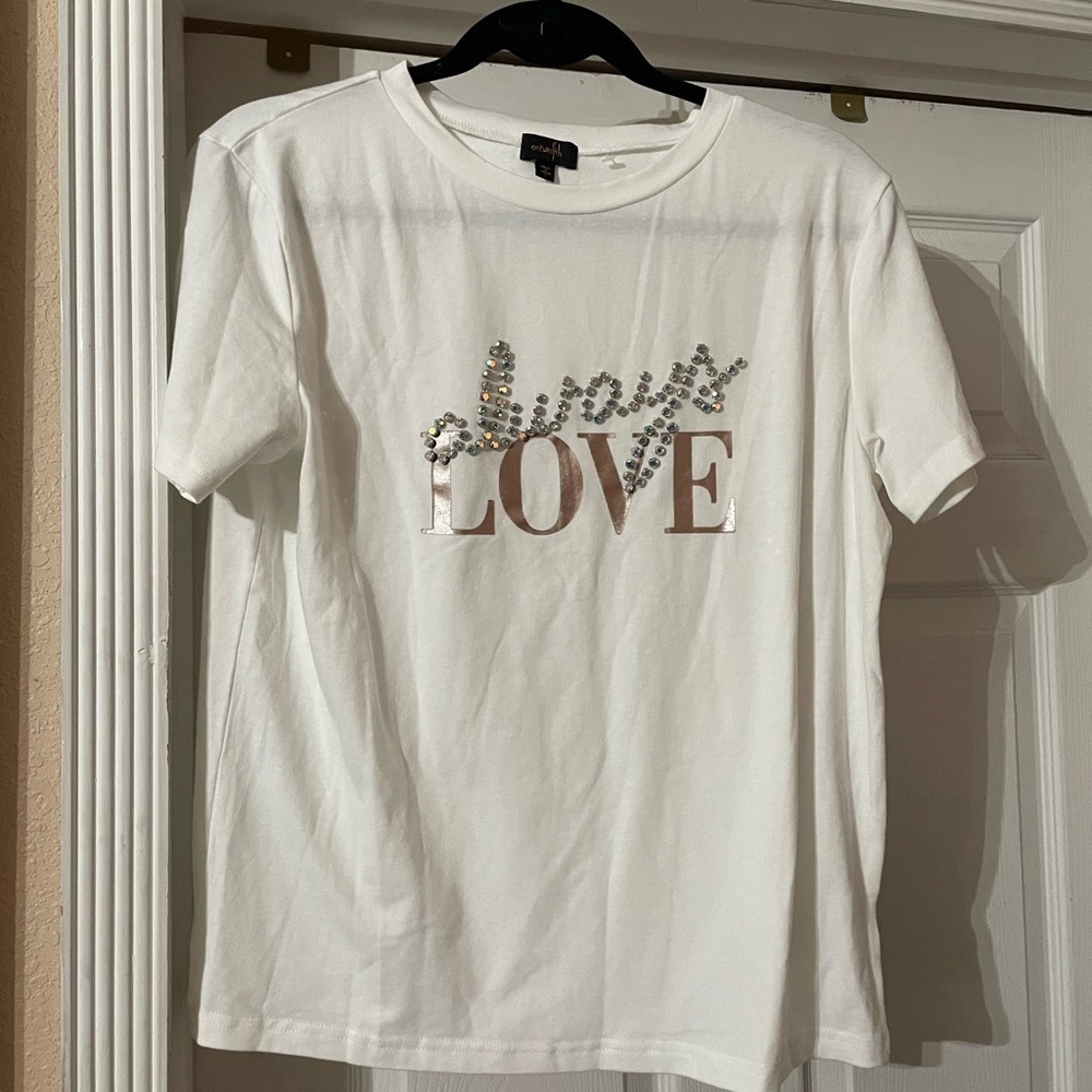 New valentines day tee Always Love by OntWealfth size Medium 🌹❤️🌺❤️ E